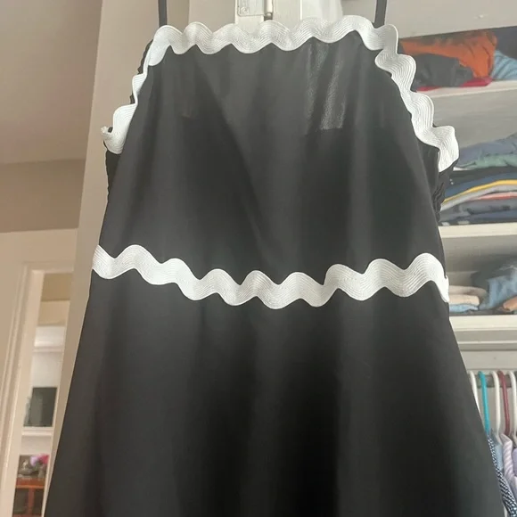 Cute Ric Rac Spaghetti Strap Maxi! 🖤🤍 - Picture 2 of 3